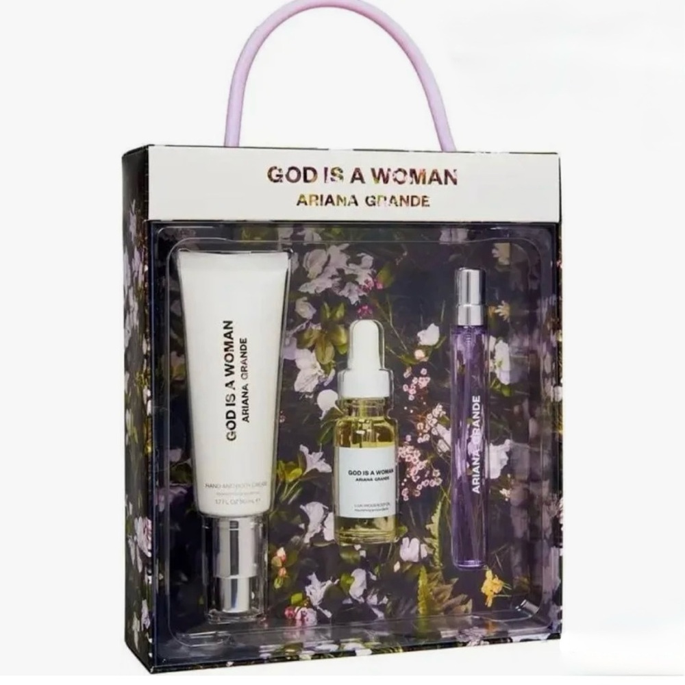 Ariana Grande God Is A Woman Gift Set